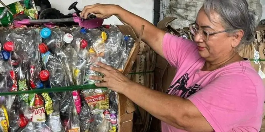 Com rio Negro em cheia, lixo expõe gargalos da reciclagem em Manaus